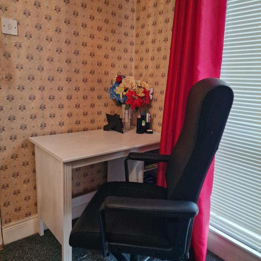Females Only - Private Bedrooms In Dublin Lucan Eksteriør bilde